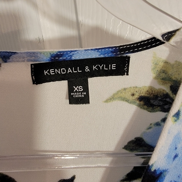 Kendall and Kylie floral romper - Picture 4 of 4
